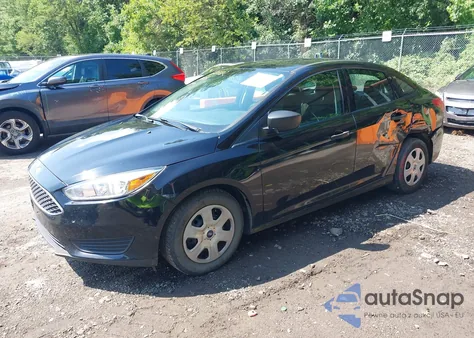 2017 Ford Focus S z USA, uszkodzony, nr VIN 1FADP3E22HL307064